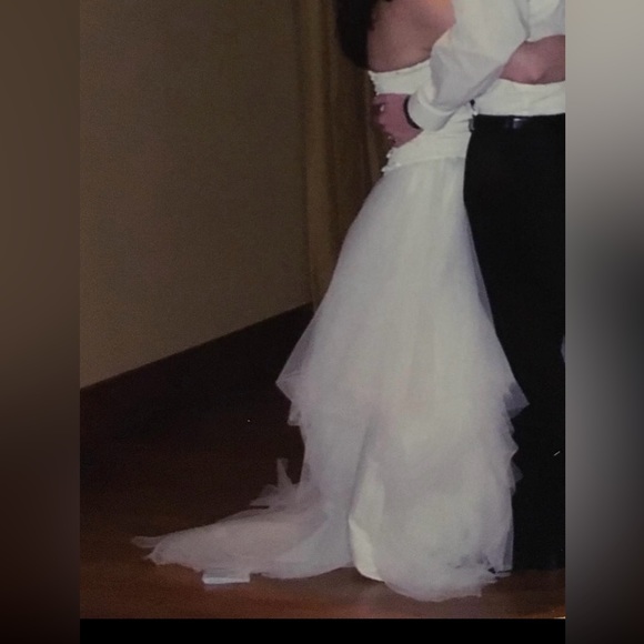 Wedding dress - Picture 5 of 10